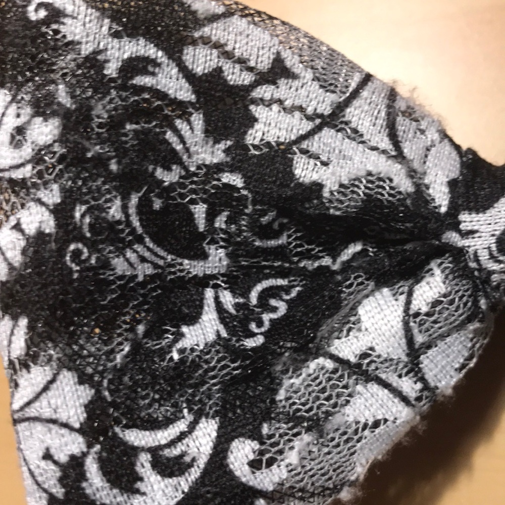 Bow - Picture 2 of 3